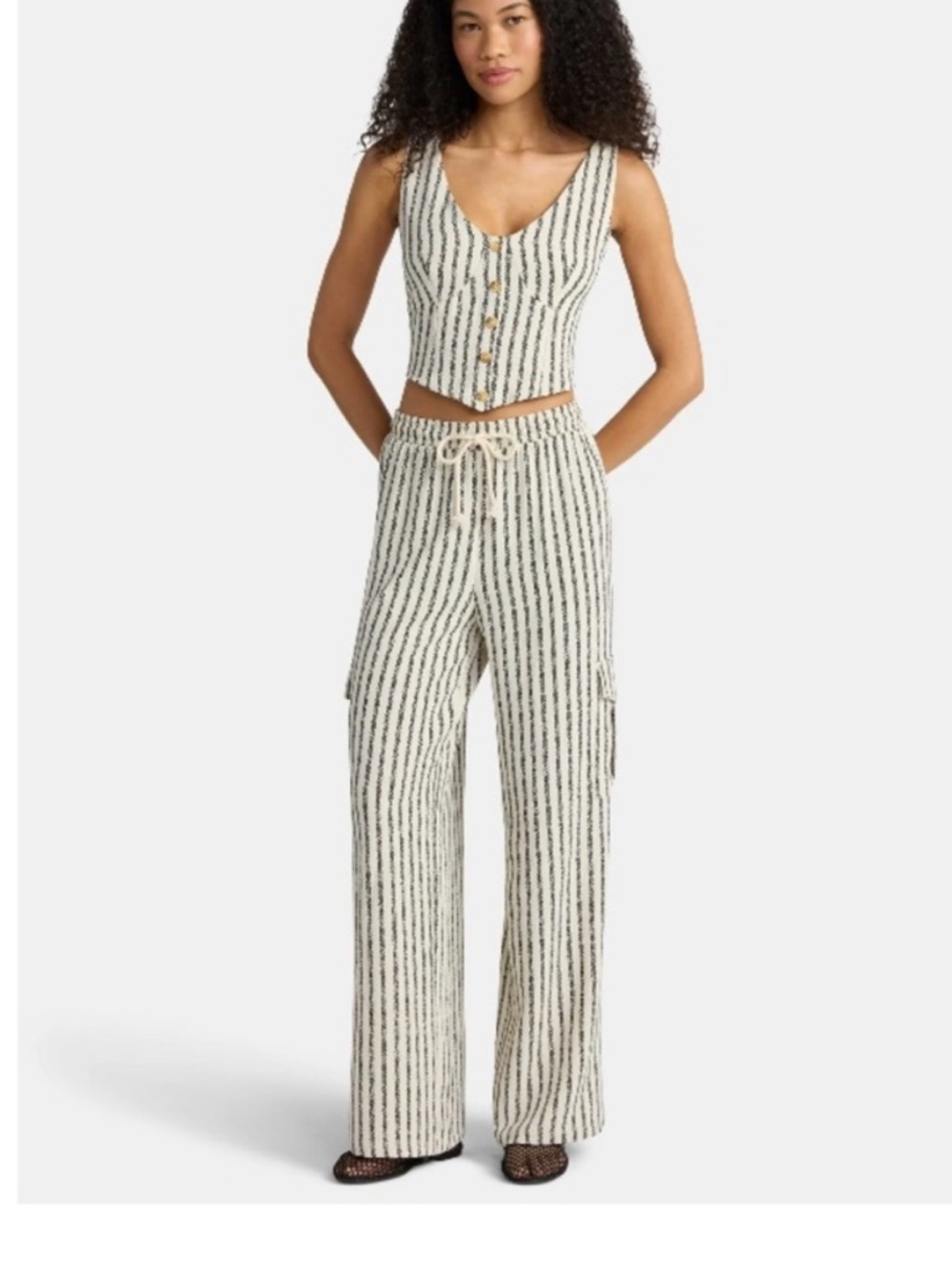 NWT No Boundaries Women's Vest and Cargo Pants 2-Piece Set, size Large